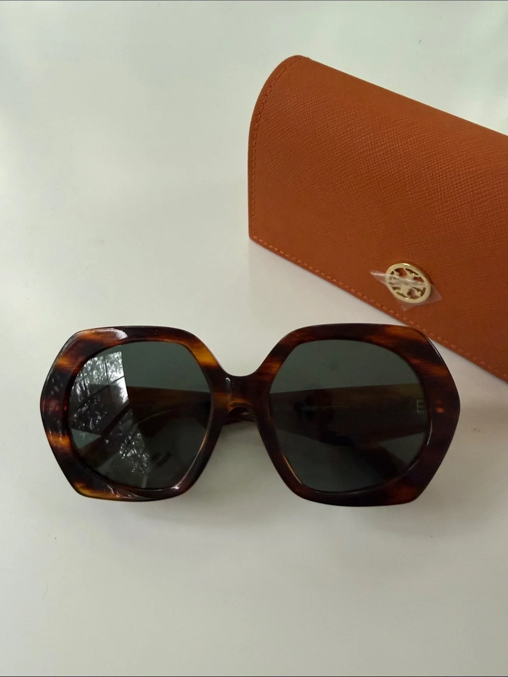 Tory Burch Oversized Tortoiseshell Sunglasses with Orange Case. Brand New